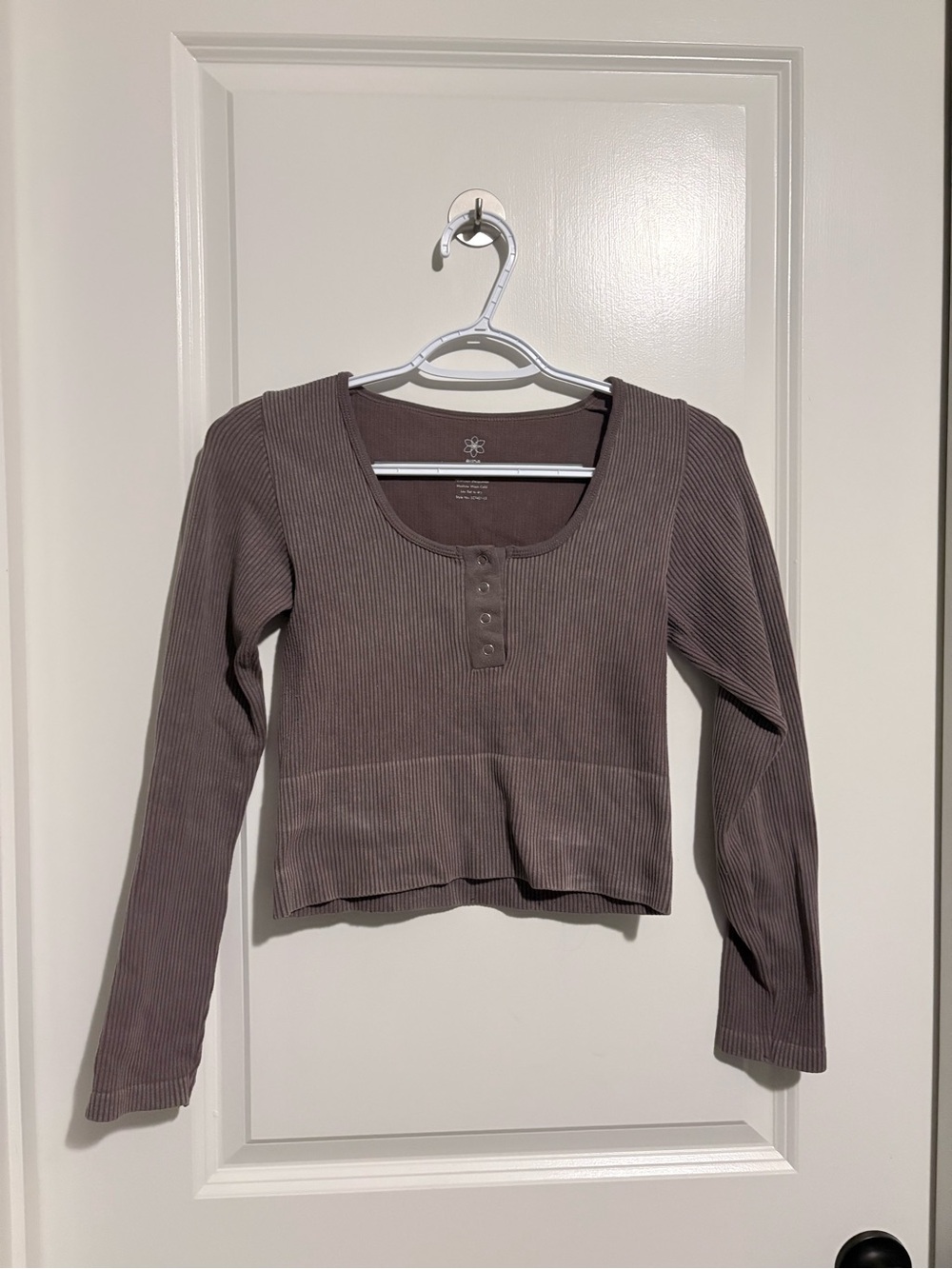 Aura Ribbed Long-Sleeve Henley Crop Top - Taupe